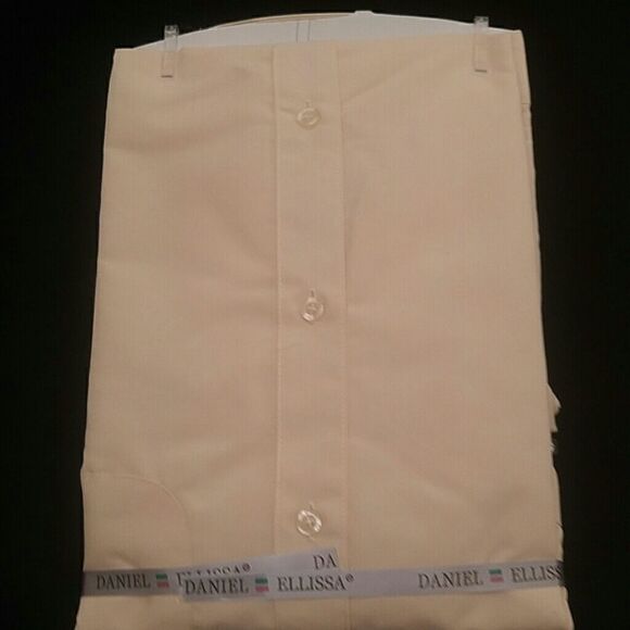 MEN'S BASIC FULL CUT DRESS SHIRT BY DANIEL ELLISSA - Picture 3 of 3